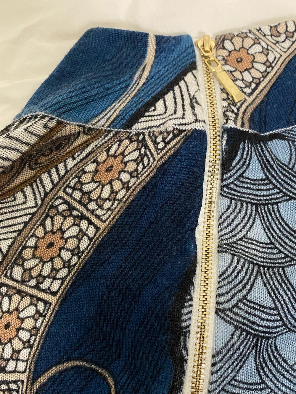 Chico's Navy and Tan Paisley Mockneck Long Sleeve Top size Small - Picture 5 of 8